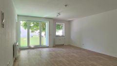 bezugsfertige 1-Zi-Whg mit Aufzug, sep. Küche, Flur, Balkon, Hausreinigung, preiswerte EBK möglich