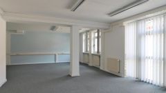 provisionsfrei! moderne Büroeinheit mit 2x WC, separate Küche mit EBK, Aufzug und Parkplatz